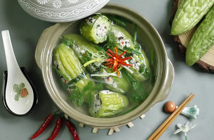Gà Luộc: Món Ăn Tết Truyền Thống