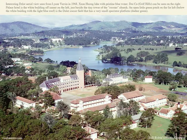 Cột Mốc 1893