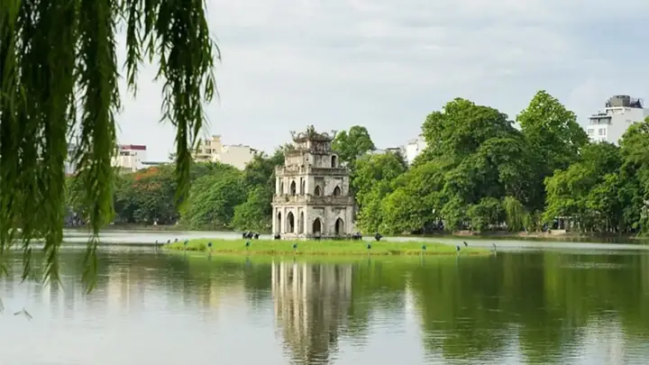 Hồ Gươm Từ Trên Cao: Vẻ Đẹp Hài Hòa Của Thiên Nhiên Và Đô Thị