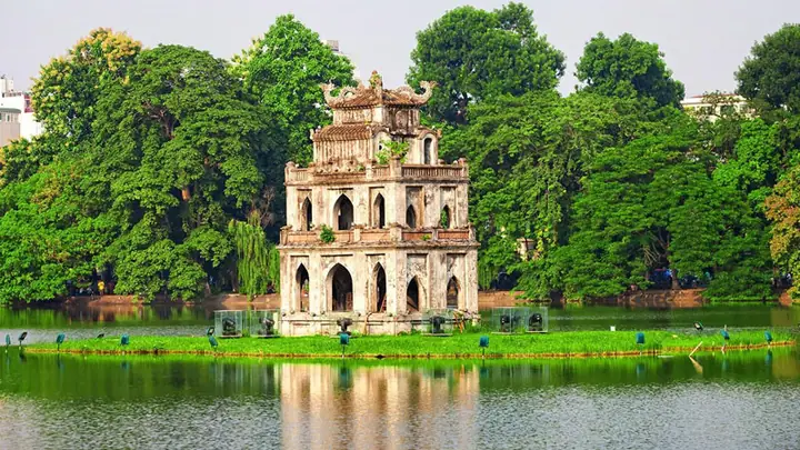 Hồ Gươm Từ Trên Cao: Vẻ Đẹp Hài Hòa Của Thiên Nhiên Và Đô Thị