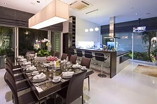 Biệt Thự Có Hồ Bơi Đẹp Như Mơ Ở Sài Gòn Ai Cũng Trầm Trồ