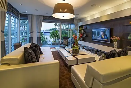 Biệt Thự Có Hồ Bơi Đẹp Như Mơ Ở Sài Gòn Ai Cũng Trầm Trồ