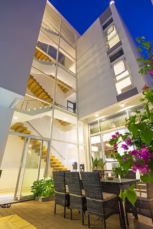 Biệt Thự Có Hồ Bơi Đẹp Như Mơ Ở Sài Gòn Ai Cũng Trầm Trồ