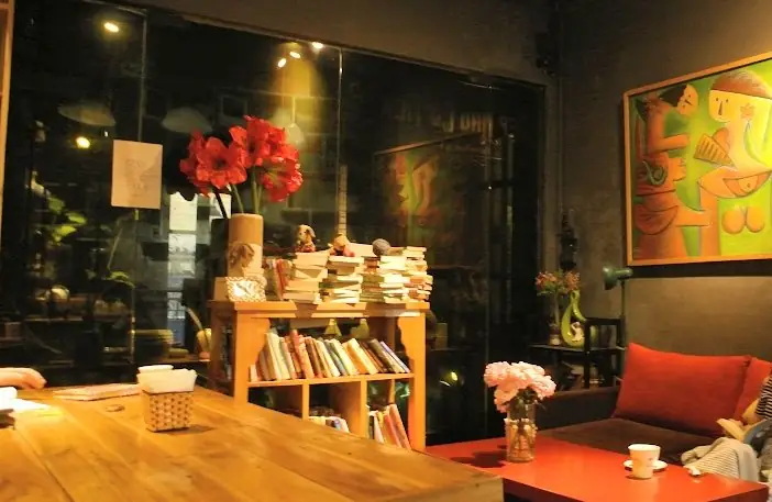 Hoa 10 Gio Floral & Book Cafe, Hà Nội - Đánh Giá Về Nhà Hàng ...