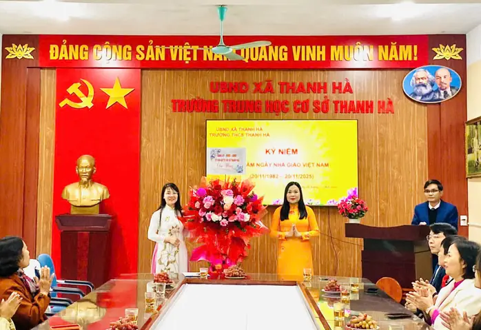 Lãnh Đạo Xã Thanh Hà Thăm, Chúc Mừng Các Nhà Trường Nhân Ngày ... Lãnh Đạo Xã Thanh Hà Thăm, Chúc Mừng Các Nhà Trường Nhân Ngày ...