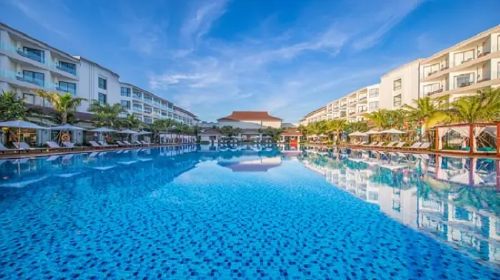 – Khách Sạn Gần Hội Quán Quảng Đông