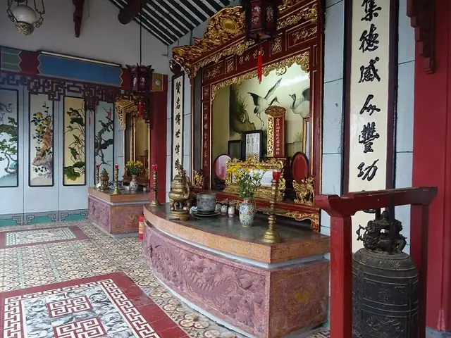 – Có Được Mang Đồ Ăn Vào Hội Quán Quảng Đông Không?