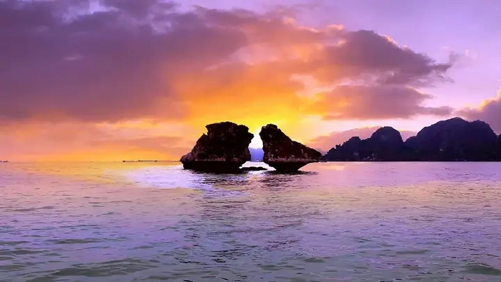 Thời Điểm Ghé Thăm Hòn Gà Chọi Ở Hạ Long Thời Điểm Ghé Thăm Hòn Gà Chọi Ở Hạ Long