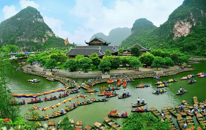 Bai Dinh – Trang An Day Tour