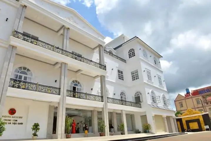 Khách Sạn Lưu Trú