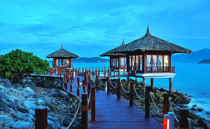 Khách Sạn Ở Nha Trang 1 2 3 Sao Giá Rẻ Bình Dân Trên Đường Trần ...