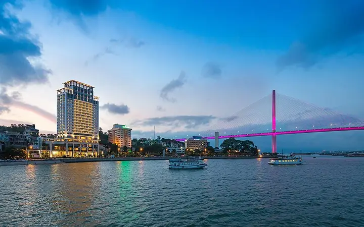 Khách Sạn Wyndham Legend Tọa Lạc Ở Vị Trí Đắc Địa Nhất!