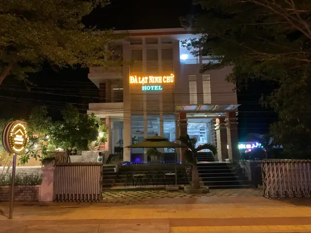 Da Lat Ninh Chu Hotel & Coffee