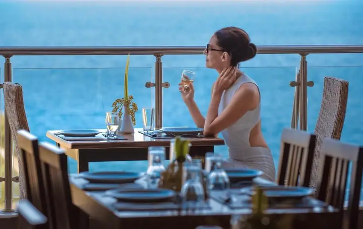Khách Sạn Mây Ngũ Sắc, Vĩnh Hòa, Nha Trang
