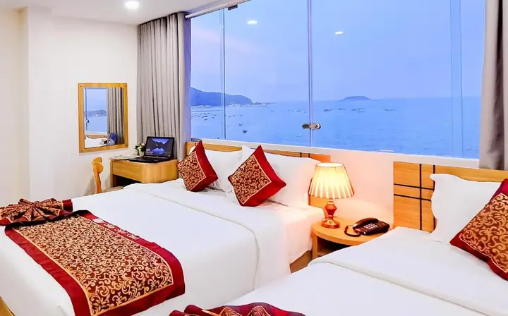 May Ngu Sac - Iridescent Clouds Hotel, Nha Trang (giá Cập Nhật ...