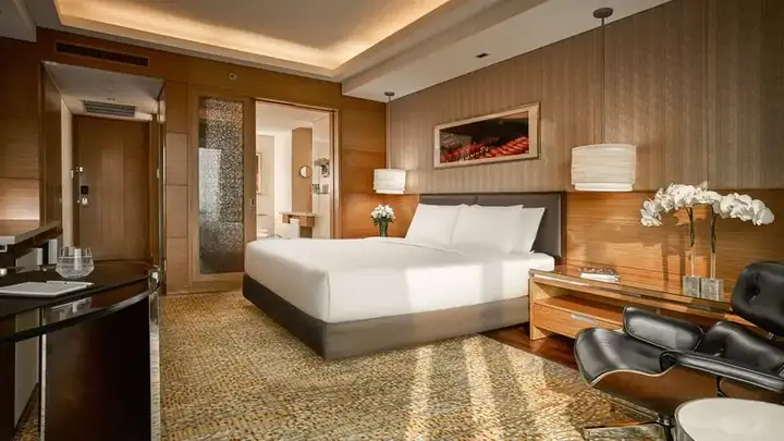 Intercontinental Saigon - Khách Sạn Gần Bưu Điện Thành Phố