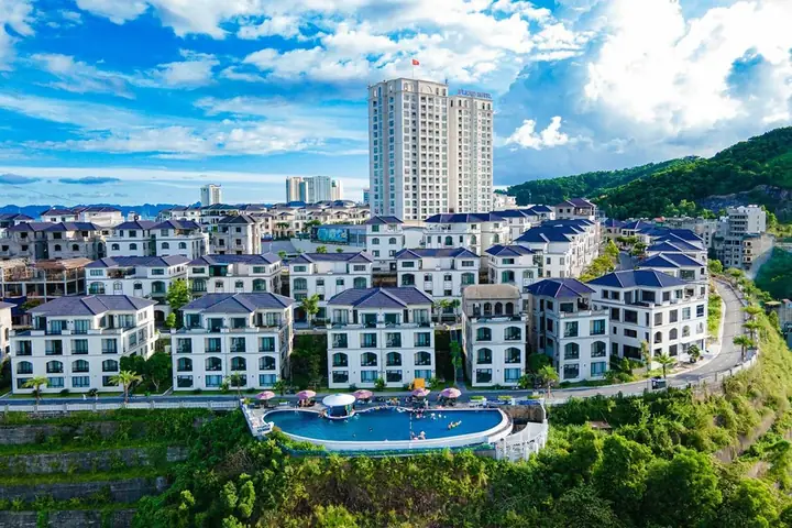 Khách Sạn D’lioro