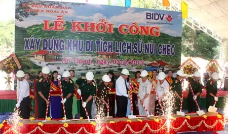 Giữ Gìn Truyền Thống Yêu Nước Cùng Với Phát Triển Du Lịch Tại Khu Di ...