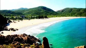 Chiêm Ngưỡng Đại Dương Xanh Thanh Bình Tại Bãi Tràm Phú Yên