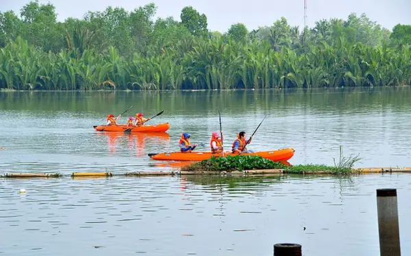 Chèo Thuyền Kayak, Lướt Ván