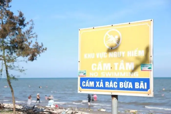 Bơi Ở Rạng Đông, Nam Định: Trò Chơi 'sinh Tử' Nơi Bãi Biển Tự Phát ... Bơi Ở Rạng Đông, Nam Định: Trò Chơi 'sinh Tử' Nơi Bãi Biển Tự Phát ...