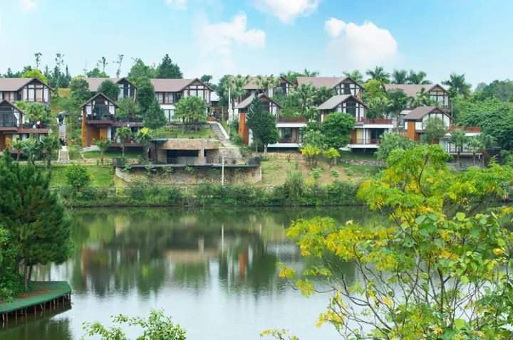 Thang Mây Village & Resort