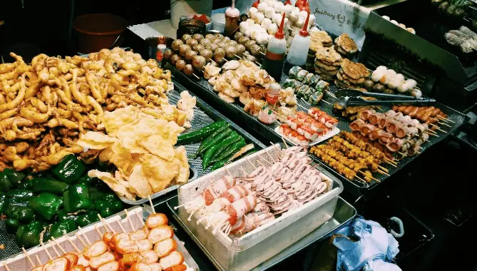 Vu 4 Con Đường Ẩm Thực Quận 6 Không Thể Bỏ Lỡ - Ivivu.com