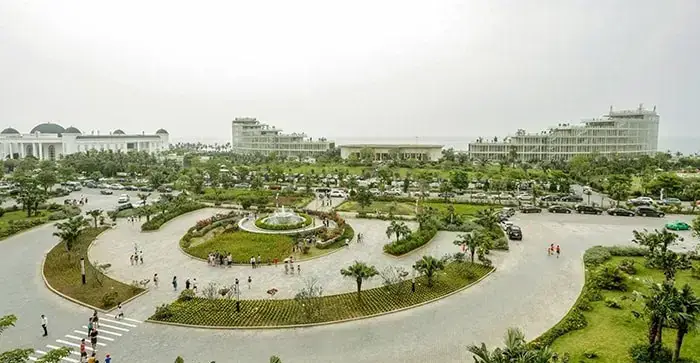 Khuôn Viên Thư Giãn Khổng Lồ