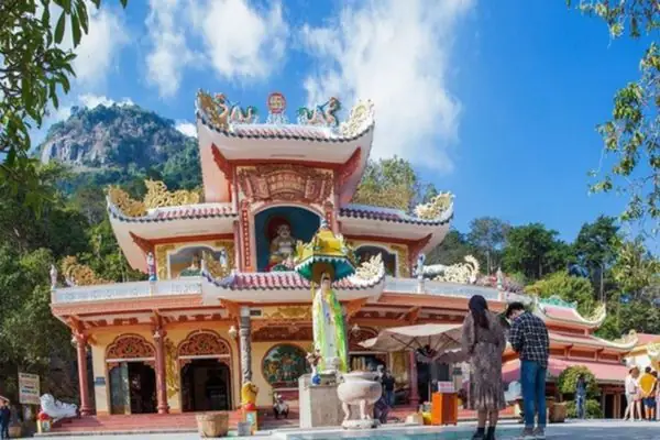 Hướng Dẫn Cách Đi Lễ Chùa Đúng Cách
