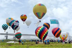 Giá Vé Vào Công Viên Nước Hồ Tây