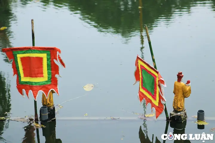 Những Con Rối Mang Đủ Các Hình Thái Từ Động Vật, Cây Cối Đến Con Người Với Nhiều Các Sắc Màu Khác Nhau Như: Đỏ, Đen, Xanh, Vàng,… Trông Thật Bắt Mắt - Ảnh: Đình Trung Những Con Rối Mang Đủ Các Hình Thái Từ Động Vật, Cây Cối Đến Con Người Với Nhiều Các Sắc Màu Khác Nhau Như: Đỏ, Đen, Xanh, Vàng,… Trông Thật Bắt Mắt - Ảnh: Đình Trung