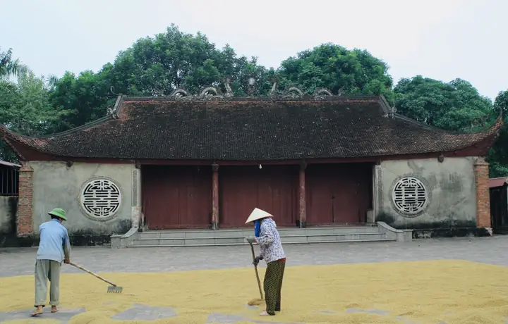 Thủy Đình Tại Làng Đào Thục - Nơi Dùng Để Biểu Diễn Múa Rối Nước Truyền Thống - Ảnh: Đình Trung Thủy Đình Tại Làng Đào Thục - Nơi Dùng Để Biểu Diễn Múa Rối Nước Truyền Thống - Ảnh: Đình Trung