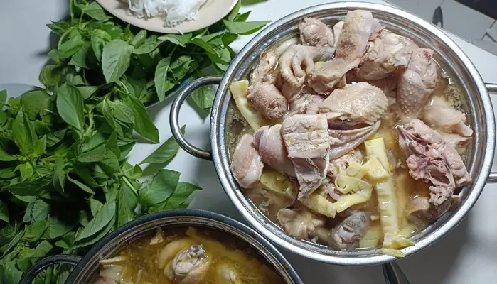 611 Lẩu Gà Lá É - Nguyễn Văn Trỗi Ở Bình Dương | Foody.vn
