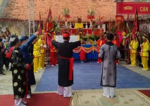 Giadinhnet - "năm Nay, Hội Thề Đặc Biệt Hơn Vì Được Đón Nhận Bằng Di Sản Văn Hóa Phi Vật Thể. Tôi Vẫn Tiếp Tục Uống Rượu Thề Để Nguyện Sống Trong Sạch, Răn Dạy Con Cháu Sống Dĩ Công Vô Tư", Một Bậc Cao Niên Chia Sẻ.