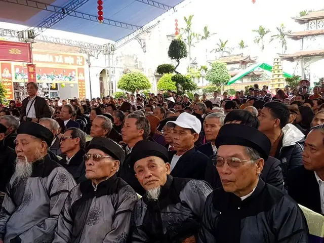 Giadinhnet - "năm Nay, Hội Thề Đặc Biệt Hơn Vì Được Đón Nhận Bằng Di Sản Văn Hóa Phi Vật Thể. Tôi Vẫn Tiếp Tục Uống Rượu Thề Để Nguyện Sống Trong Sạch, Răn Dạy Con Cháu Sống Dĩ Công Vô Tư", Một Bậc Cao Niên Chia Sẻ.
