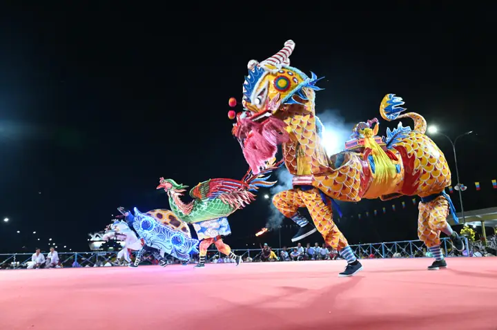 Biểu Diễn Múa Tứ Linh (long, Lân, Quy, Phụng) Là Một Trong Những Nét Đặc Trưng Của Đạo Cao Đài Tòa Thánh Tây Ninh Biểu Diễn Múa Tứ Linh (long, Lân, Quy, Phụng) Là Một Trong Những Nét Đặc Trưng Của Đạo Cao Đài Tòa Thánh Tây Ninh