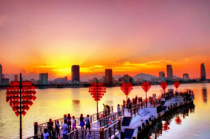 Ngày 2: Tham Quan Ngũ Hành Sơn Và Biển Mỹ Khê