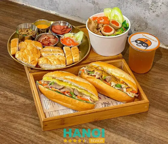 Bánh Mì Dân Tổ – Sáng Tạo Độc Đáo Giữa Phố Cổ