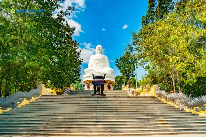 Long Son Pagoda, Nha Trang: A Combination Of Antiquity And ...