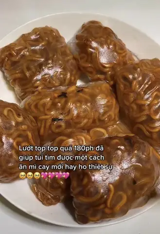 Sức Sáng Tạo Của Giới Trẻ Đúng Là Vô Bờ Bến, Có Thể Biến Món Mì Cay “huyền Thoại” Thành Phiên Bản Mà Ít Ai Nghĩ Đến.