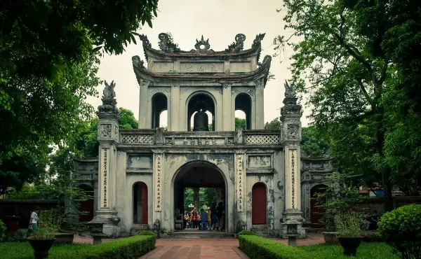 Văn Miếu Quốc Tử Giám: Lịch Sử, Kiến Trúc, Giá Vé 2026