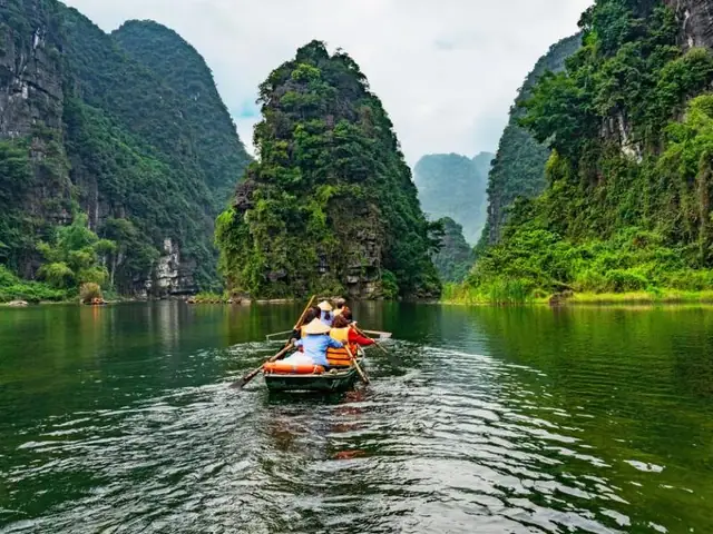 Thắng Cảnh Tràng An – Ninh Bình