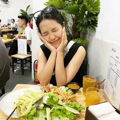 Nem Nướng Hoa Béo – Xứng Đáng Với Chuyến Đi Xa