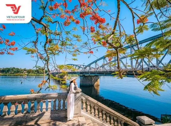 Huế Nổi Tiếng Về Cái Gì? 5 Điều Làm Nên Bản Sắc Cố Đô Huế Nổi Tiếng Về Cái Gì? 5 Điều Làm Nên Bản Sắc Cố Đô