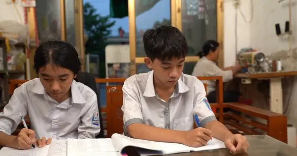 Sớm Mồ Côi Cha, Hồng Quyên Ước Mơ Làm Bác Sĩ Để Cứu Mẹ