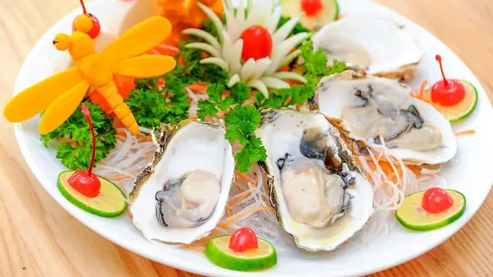 Thực Đơn Của Nhà Hàng Cánh Buồm Đỏ