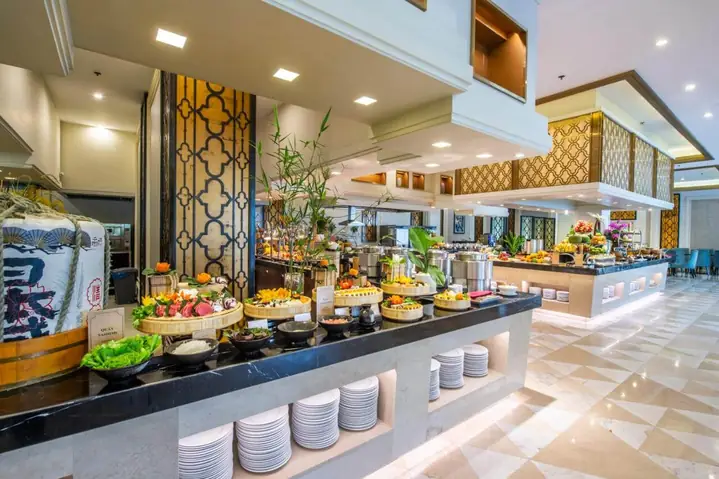 Buffet Vinpearl Nha Trang: Giá Vé, Menu, Giờ Mở Cửa 2025