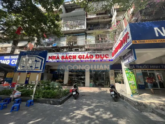 Hà Nội: Nhà Sách Giáo Dục Bày Bán Hàng Hoá Nước Ngoài Không Tem Nhãn Phụ Tiếng Việt Theo Quy Định