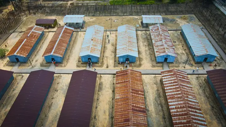 Nhà Tù Phú Quốc - 50 Năm Hồi Ức Địa Ngục Trần Gian - Ảnh 8. Nhà Tù Phú Quốc - 50 Năm Hồi Ức Địa Ngục Trần Gian - Ảnh 8.
