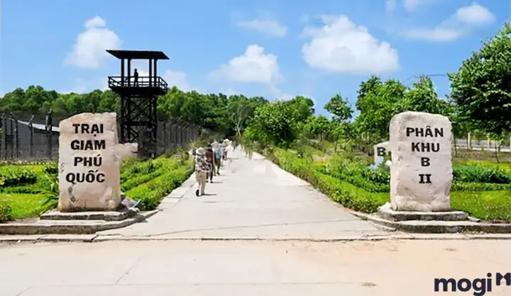 Giờ Mở Cửa Và Giá Vé Nhà Tù Phú Quốc